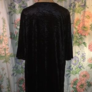 Black Velvet Foreign Exchange Duster